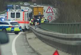 Zwei Verletzte Bei Unfall Auf Der A8 Blaulichtreport Saarland De
