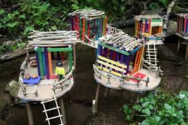 This super awesome little craft stick cabin is the perfect home for any or all of your small toys or if you haven't got a little toy friend to live in your cabin have a go at making some of the micador peg people from around the world or creatures. 15 Homemade Popsicle Stick House Designs Hative