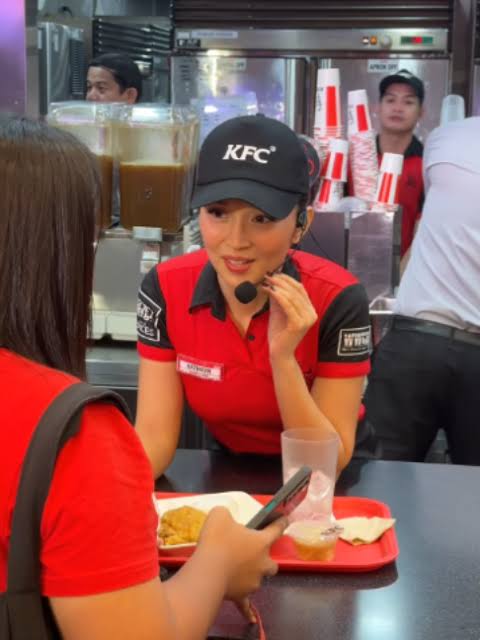 KFC Kathryn Bernardo Celebrity Crew — Kathryn at KFC Philippines