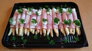 Spargelroellchen Mit Kochschinken Opas Buffet Zum 79 Geburtstag Spargelrollchen Lebensmittel Essen 70er Jahre Party