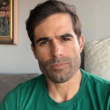 Modern Family Fan Mail Reading!!!