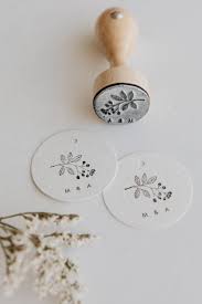 Personalisierter Stempel Monogram Floral Hochzeit In 2020 Stempel Design Diy Hochzeitsgeschenk Stempel Selber Machen