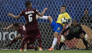 El delantero colombiano anotó el gol de la igualdad y no permitió que los 'hoops' se quedaran con el clásico del fútbol escocés. Brasil Venezuela Copa America Brasil No Pudo Con Venezuela En Noche Estelar Del Var Deportes Caracol Radio