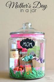 More Easy Meaningful Gifts For Moms Ideas T The Perfect Christmas Gifts For Mom Could Be A In 2020 Birthday Presents For Mom Dad Birthday Gift Diy Mothers Day Gifts