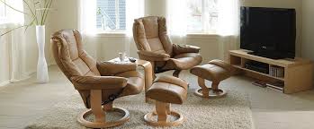 The cirrus comfort air is as chic as it is inviting a plush, channeled back and seat cushion encased in down provides instant comfort and gives the chair a relaxed look and feel. Modern Recliners Lounge Chairs Design Quest Grand Rapids Mi