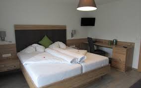 Haus lusspark, lermoos, österreich mit vielen fotos. Haus Lusspark Karen Pati Schuster In Lermoos Ehrwald Ferienwohnung Appartement Privatzimmer Pension Bed And Breakfast Gunstig Urlaub Beim Privaten Zimmer Und Appartementvermieter Zugspitze Tirol Sommer