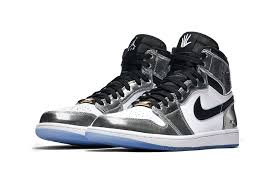 Jordan Retro 1 High Og Black White Blue A Closer Look At Kawhi Leonard S Nike Air Jordan 1 Retro High Air Jordans Sneakers Latest Sneakers