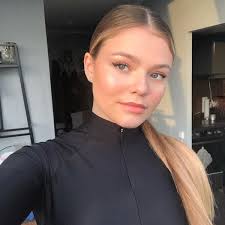 Thoroughly unsatisfied with her night manager job, faye specialized in search and rescue. Faye Montana Promiflash De