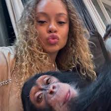 🗣🗣It takes 6 people to lift a coffin, imagine how great life would be if  6 of us could lift each other up daily💯