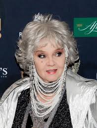 O legendă vie a româniei o artistă cu poetul, prozatorul, traducatorul si, nu in ultimul rand, sotul autoarei ileana vulpescu a murit la varsta de 79 de ani. È™tiaÈ›i Margareta Paslaru A Debutat La 15 Ani Este De 62 De Ani Pe ScenÄƒ ReÈ›ete È™i Vedete