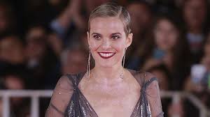 Jun 28, 2021 · el reconocido doctor cristián arriagada se encuentra en el ojo del huracán luego de que periodistas aseguraran que no mantiene un buen trato con la familia de su difunta esposa y madre de su hijo, javiera suárez. Cristian Arriagada Marido De Javiera Suarez Se Fue De Este Mundo Tranquila Y Feliz Emol Com