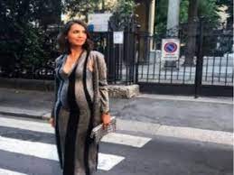 In questi mesi la 41enne di napoli ha detto addio al suo programma «vieni da me» e preso le redini di un format web, «ricomincio dal. Caterina Balivo Incinta Lascia Detto Fatto Arriva La Replica Della Conduttrice