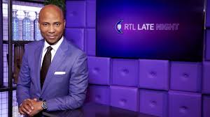 Humberto tan gaat in gesprek gaat met de hoofdrolspelers uit het nieuws en duikt in de actuele onderwerpen uit het weekend. Rtl Late Night 2013