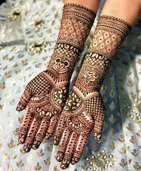 And there are small stars patterns drawn on them including chequered mehndi design. Top 150 Simple Mehndi Designs Shaadisaga