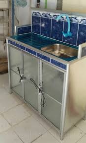 Sebut saja yang paling umum ada talenan, mangkuk, dudukan pisau, colanders hingga rak, yang diletakkan di bawah maupun digantung. Jual Meja Wastafel 3 Pintu Cuci Piring Rak Piring Keramik Kran Plastik Asli Di Lapak Aliase Store Bukalapak