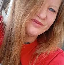 Danielle Stansberry's Instagram, Twitter & Facebook