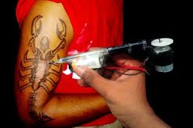 Hey guys today i'm going to be showing you how to make a d.i.y tattoo that washes off after about a week, all you will need is: How To Make Tattoo Machine At Home Homemade Tattoo Machine 11 Steps Instructables