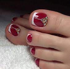 Decoración de uñas de los pies elegante este tipo de diseño de uñas de los pies en color rosa coral, es muy sencillo de realizar en casa sin complicaciones y con pocas herramientas, pero no deja de ser una decoración de uñas de los pies elegante.seguramente más de una novia llevaría un diseño como este en su día especial. Decoracion De Unas De Los Pies Para 2021 Esbelleza Com