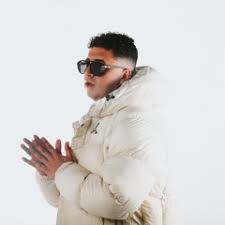 Stream Roberto Caceres music