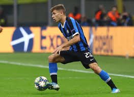 Cagliari mendapatkan pemasukan sebesar 40 juta euro dari penjualan sang gelandang dan barella sendiri langsung menjadi sosok kunci di balik keberhasilan inter meraih trofi scudetto musim lalu. Barella Inter Deserved Win Though San Samir Played His Part Forza Italian Football