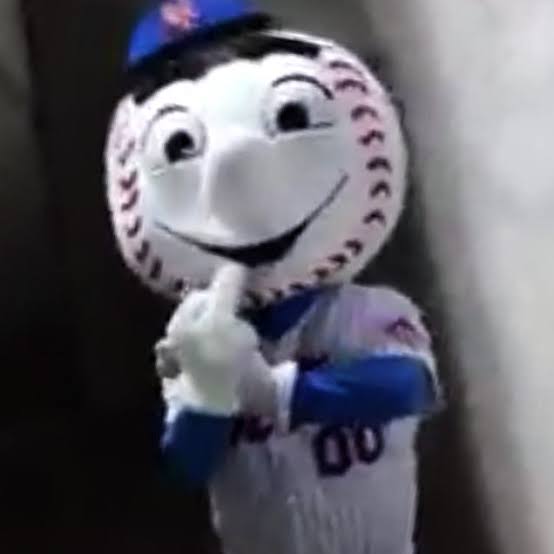 Mr. Met Flips Off a Fan, People Love It | Men's Health