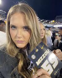 𝐕𝐈𝐂𝐓𝐎𝐑𝐈𝐀 𝐇𝐎𝐆𝐀𝐍