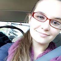 Jessica Scholz's Instagram, Twitter & Facebook