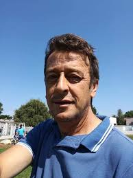 Kad nam odlazi neko drag, ne boli smrt, već boli sve ono što ide poslije.  Boli praznina koja nikada neće biti popunjena. Boli nemogućnost da još  nešto uradimo za njih. Bole riječi