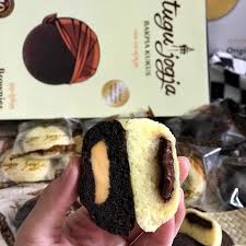 Lihat juga resep bakpia teflon isi cokelat enak lainnya. Brownies Keju Dan Original Coklat Bakpia Tugu Jogja Facebook