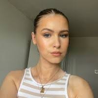 Abigail Mansfield's Instagram, Twitter & Facebook