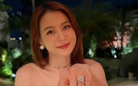 Sam để lộ loạt dấu hiệu mẹ bầu, đang mang thai sau 5 tháng được cầu hôn?