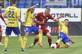 Michal bílek (born 13 april 1965) is a football manager and former player. Michal Bilek Bude Trenerem Fotbalistu Zlina Nahradi Vlastimila Petrzelualy Kouc Narodniho Tymu Michal Bilek Isport Cz