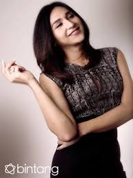 Bisa dibilang, dena rachman semakin sukses. Dena Rachman Diminta Tak Pedulikan Haters News Entertainment Fimela Com