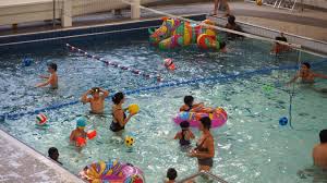 Un Bassin Debordant D Animations A La Piscine Danielle Fantine Lesaffre