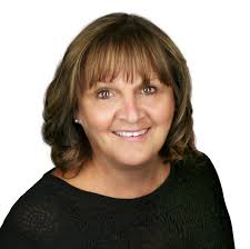 Roxanne Rose's Instagram, Twitter & Facebook