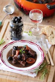 Boeuf Bourguignon Aux Olives Piment Oiseau Recettes De Cuisine Illustrees Bœuf Bourguignon Alimentation