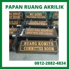 Serta sebagai salah satu kriteria sarana prasarana dalam akreditasi sekolah. Best Price 0812 2882 4834 Jual Papan Nama Ruangan Akrilik Nganjuk Agen Papan Tulis Akrilik Ngawi Ruang Ganti Papan Ruang Kelas