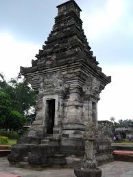 Wisata blitarcandi penataran merupakan tempat wisata di blitartiket masuk candi penatarantiket masuk candi penataran sangat murah sekali, candi penataran. Menyusuri Jejak Kerajaan Kediri Di Komplek Candi Penataran Blitar