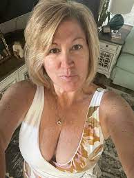 Dating cougar on X: I love deeply & like to be honest & open with my  partner. t.co7PwuAmulh4 . . . #olderwomen #Cougars #love  #loveislove #datingadvice #onlinedating #relationships #beautiful #LOVEDIVE  #LoveIsBlind #MatureGranny #