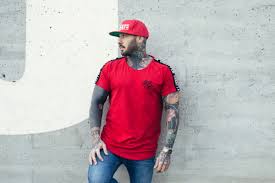 We did not find results for: Bino Rodrigues O Homem Por Detras Das Tatuagens