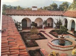 Private courtyards and gardens are staples of the classic spanish colonial house. Spanish Style Homes For Sale Inland Empire Spanishstylehomes Spanish Style Homes Hacienda Style Homes Mexican Style Homes