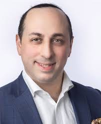 Yan Moshe's Instagram, Twitter & Facebook