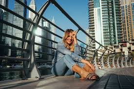 2 wochen bleiben wir und wir wolle. Nach Auswanderung So Gut Geht Es Sarah Harrison In Dubai Promiflash De