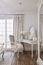 33 Cute And Simple Shabby Chic Bedroom Decorating Ideas Chic Bedroom Decor Shabby Chic Living Chic Living Room