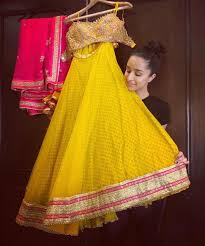 Mango Yellow Lehenga With Pink Dupatta And Gold Blouse T Indian Wedding Wear Designer Dresses Indian Yellow Skirt Outfits