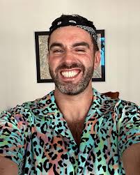 Where to visit in New York for friends show souvenirs or friends place?