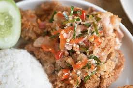 5 buah cabai merah besar. 5 Resep Dan Cara Membuat Ayam Geprek Rumahan Yang Enak
