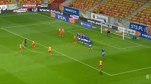 Poland » ekstraklasa 2020/2021 » 25. Absurdalny Rzut Wolny W Ekstraklasie Tego Nie Da Sie Wyjasnic Przejdzie Do Historii Wideo Pilka Nozna Sport Pl