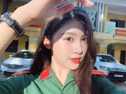 Người dân có được mặc quân phục để biểu diễn văn nghệ không?