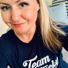 Sharon Minton (@FanOCoachK)